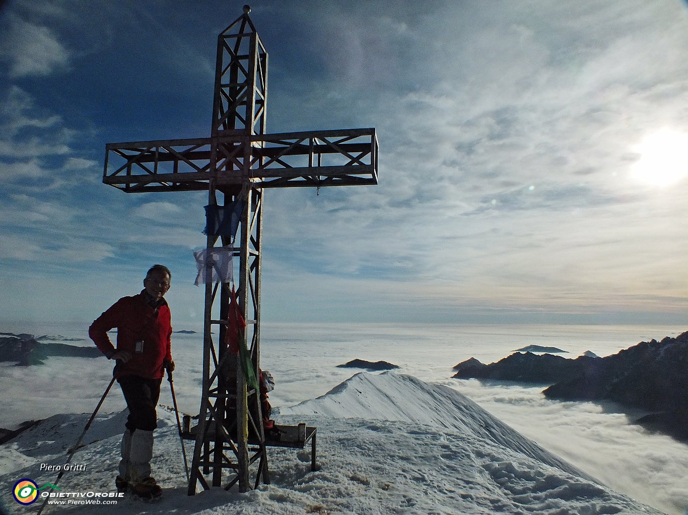 43 Cima Grem (2049 m.) con vista sulla cresta di salita.JPG